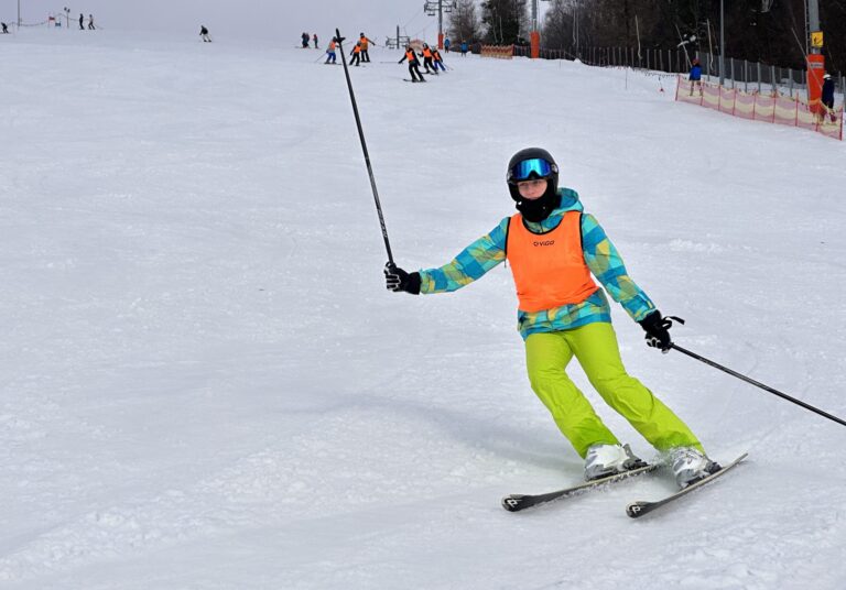 Nauka pływania, narty i obozy sportowe NeoSport