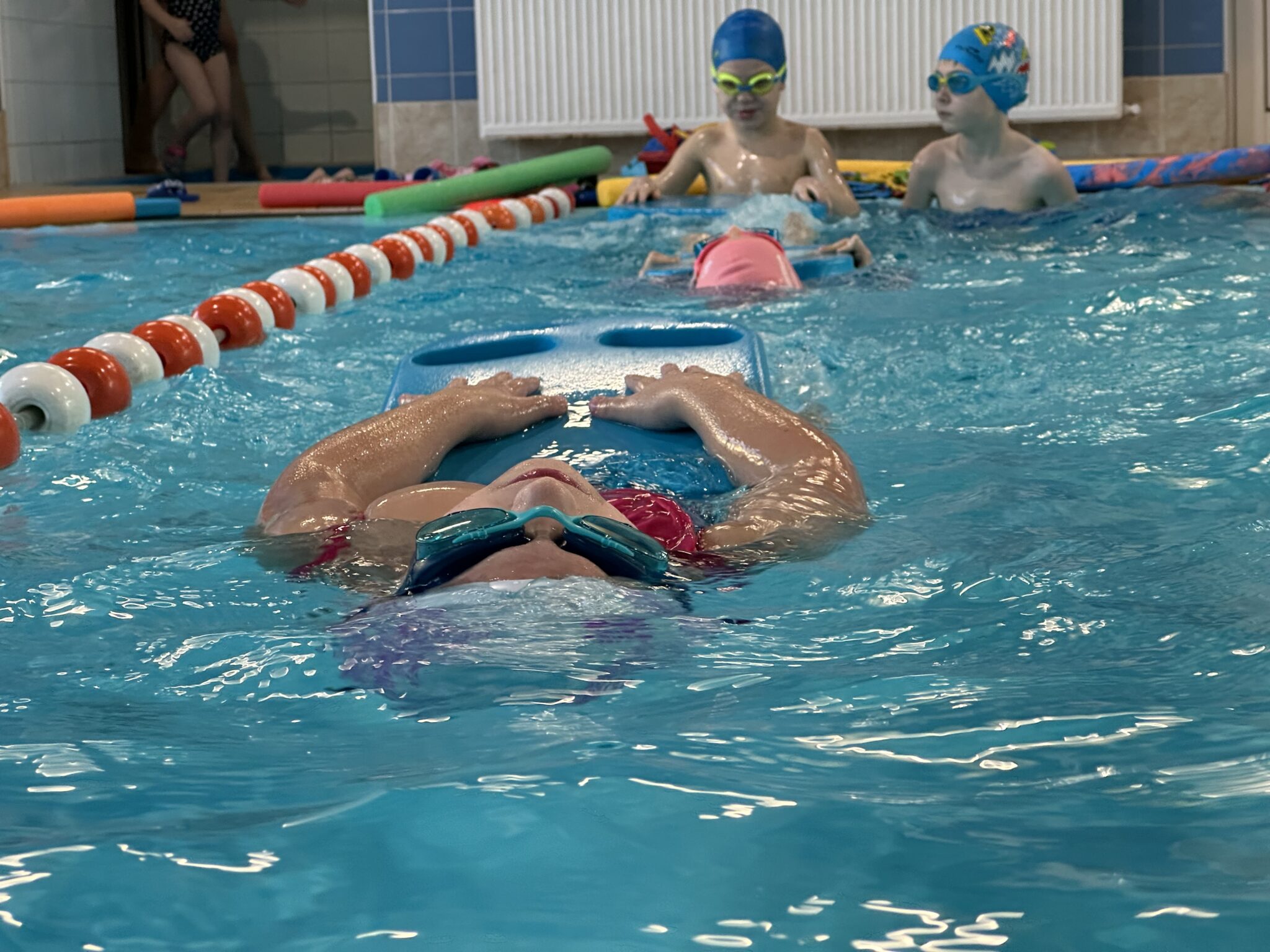 Nauka pływania, narty i obozy sportowe NeoSport