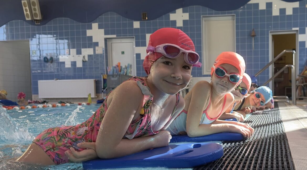 Nauka pływania, narty i obozy sportowe NeoSport